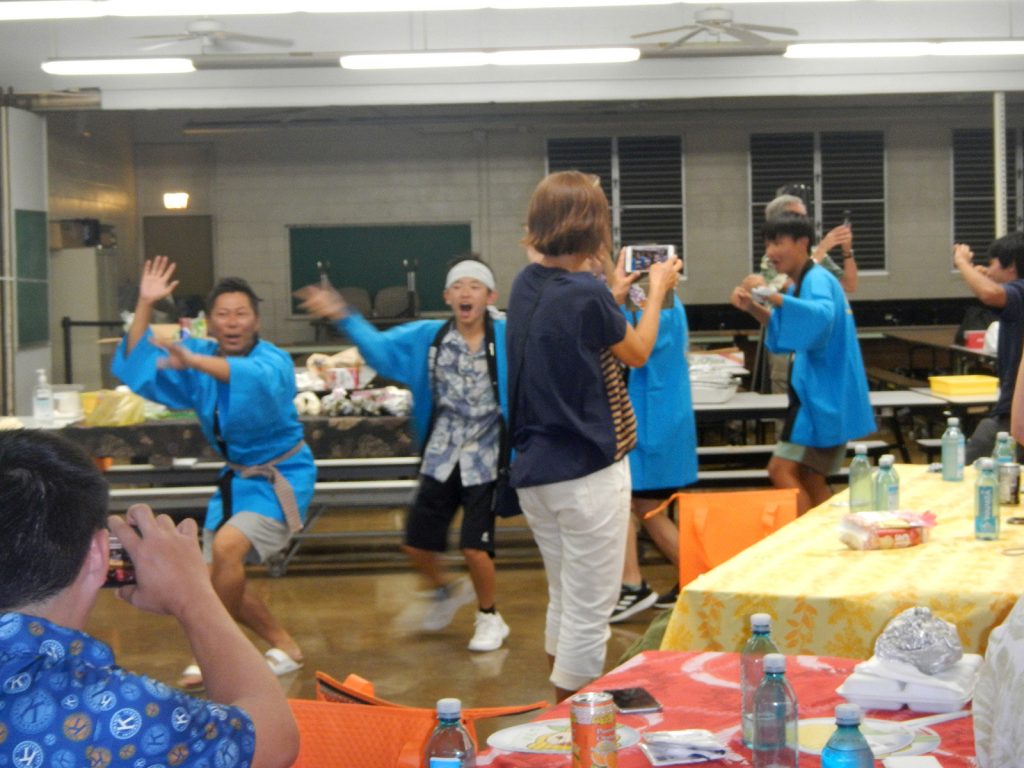 みんなで阿波踊り